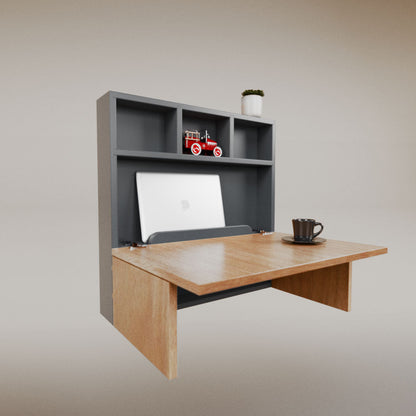 Luisa Cuadrado Desk