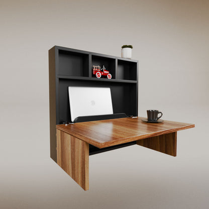Luisa Cuadrado Desk