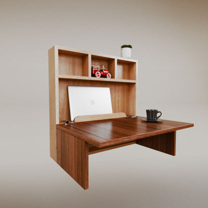 Luisa Cuadrado Desk