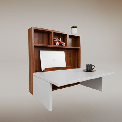 Luisa Cuadrado Desk