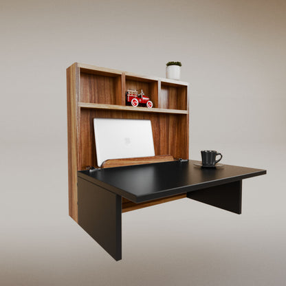 Luisa Cuadrado Desk