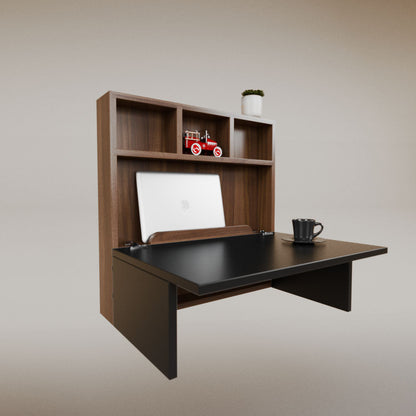 Luisa Cuadrado Desk