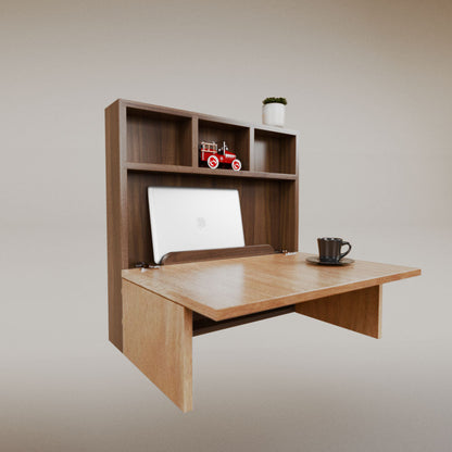 Luisa Cuadrado Desk